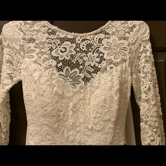 Black and White Lacey dress. - Picture 2 of 4